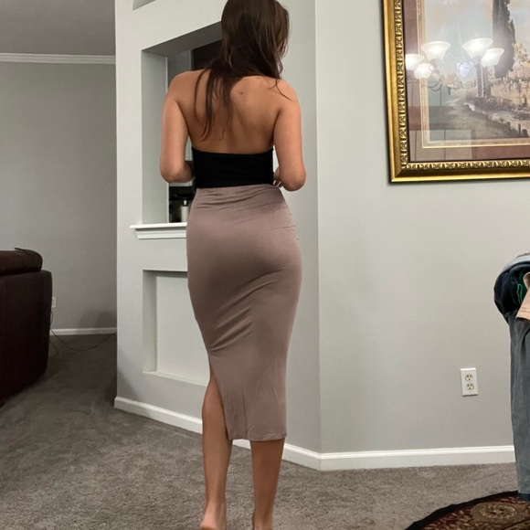 EUC Tan Form Fitting Skirt with Side Slit - Picture 2 of 6